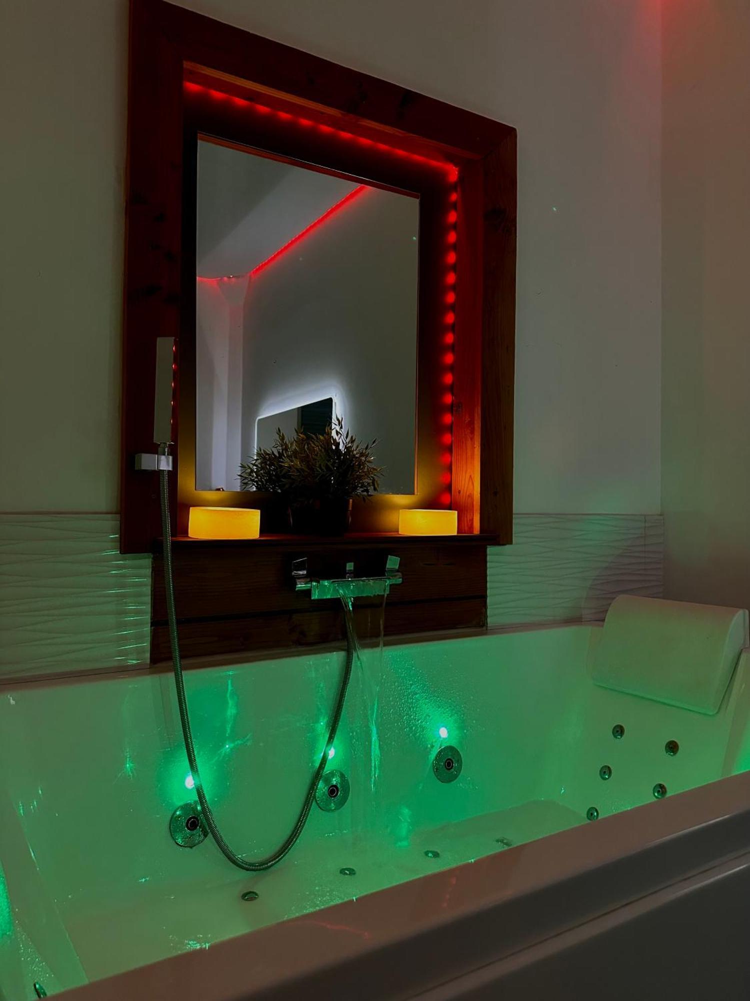Loveroom En Bords De Meuse Floing Exteriör bild